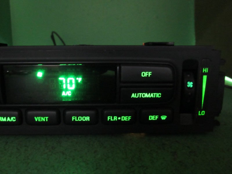 01-02 CROWN VIC EATC AUTOMATIC CLIMATE HEATER CONTROL 1W7H-19C933-AA R