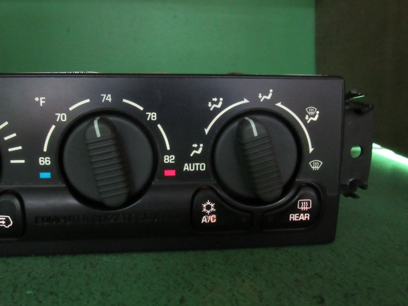 15758149 00-02 TAHOE SILVERADO YUKON A/C AUTO CLIMATE TEMP CONTROL REB
