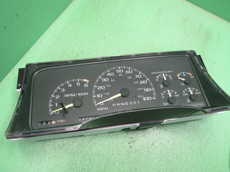 95-96 C/K TRUCK SUBURBAN INSTRUMENT GAUGE CLUSTER SPEEDO TACH 242K REB