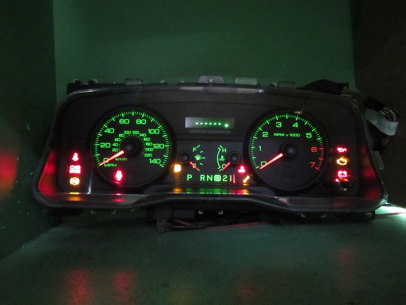 06 CROWN VICTORIA P71 INSTRUMENT GAUGE CLUSTER SPEEDO TACH MILEAGE PRO