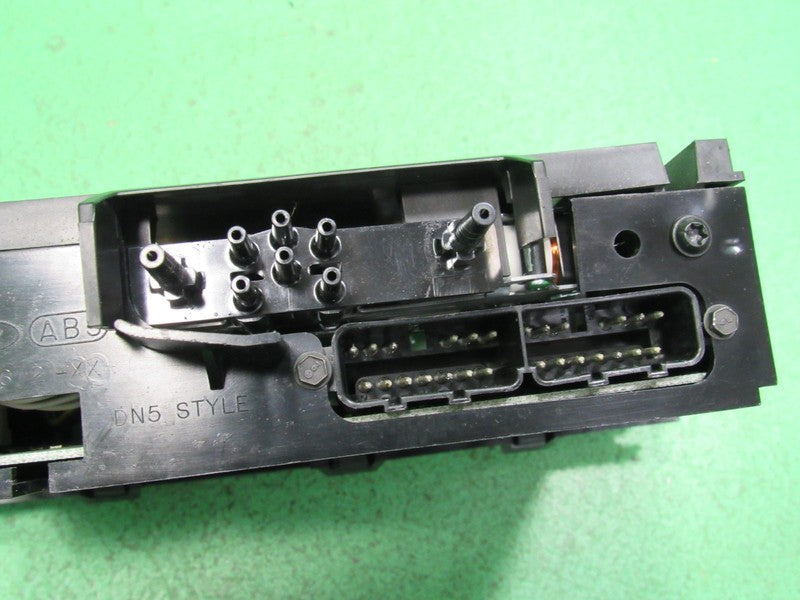 03-11 CROWN VIC EATC AUTOMATIC CLIMATE HEATER CONTROL 6W7H-19C933-AA R