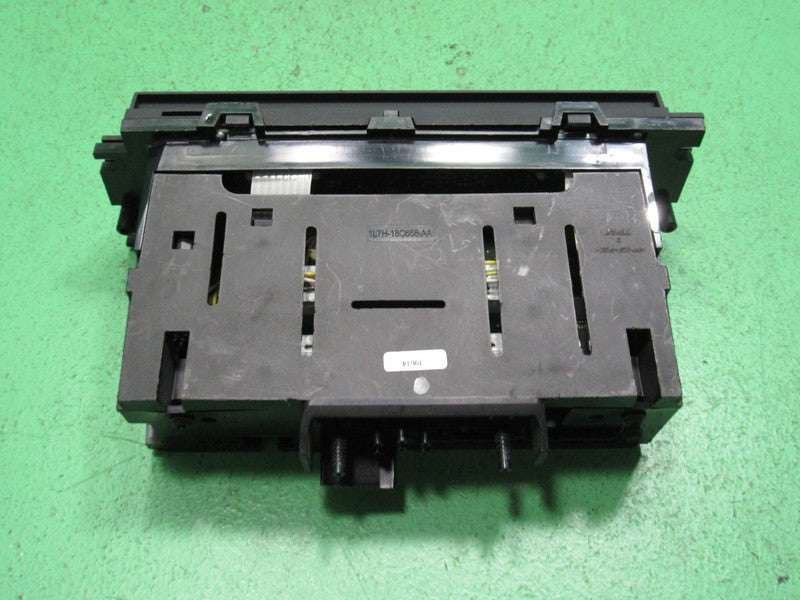 01-02 CROWN VIC EATC AUTOMATIC CLIMATE HEATER CONTROL 1W7H-18C612-CA R