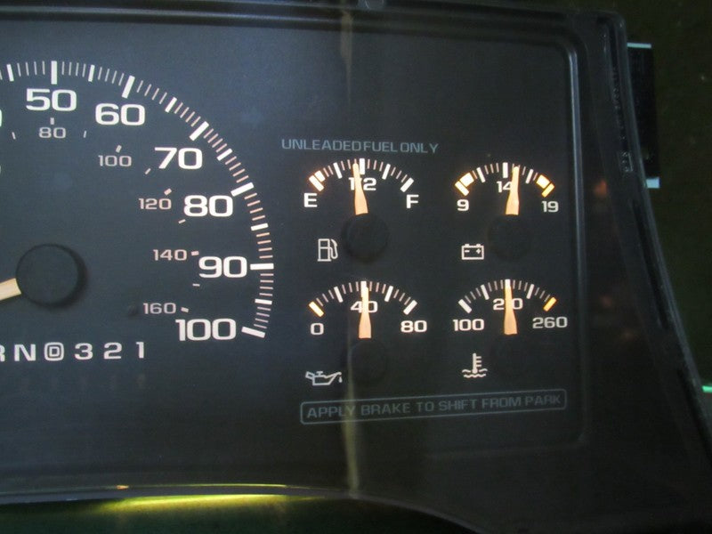 95-96 C/K TRUCK SUBURBAN INSTRUMENT GAUGE CLUSTER SPEEDO TACH 251K REB