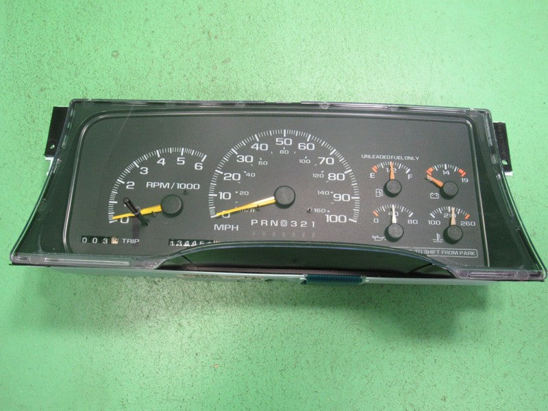 97-98 C/K TRUCK SUBURBAN INSTRUMENT GAUGE CLUSTER SPEEDO TACH 134K REB