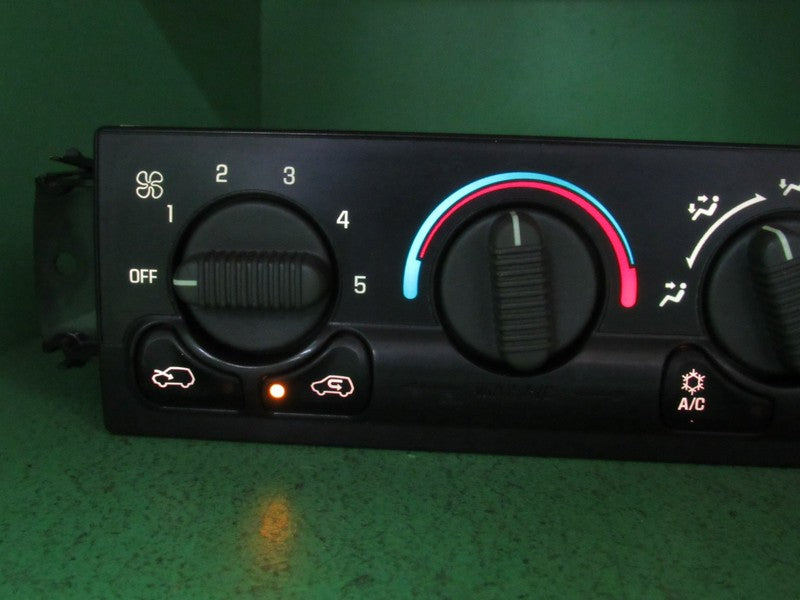 15054697 99-02 SIERRA SILVERADO TAHOE AC MANUAL CLIMATE TEMP CONTROL R