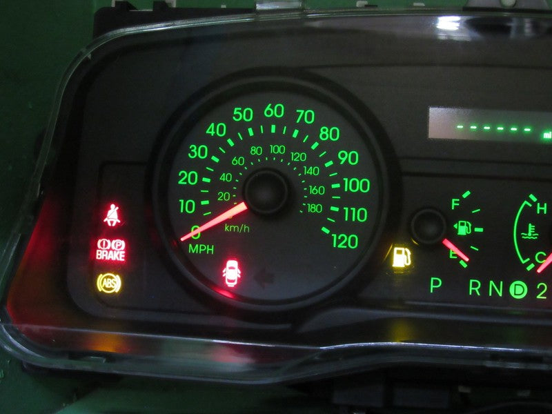 06 GRAND MARQUIS INSTRUMENT GAUGE CLUSTER GAUGES SPEEDO TACH MILEAGE P