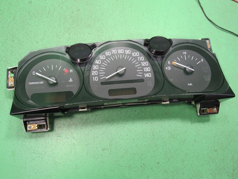 00-01 BUICK LESABRE INSTRUMENT GAUGE CLUSTER GAUGES SPEEDOMETER MILEAG