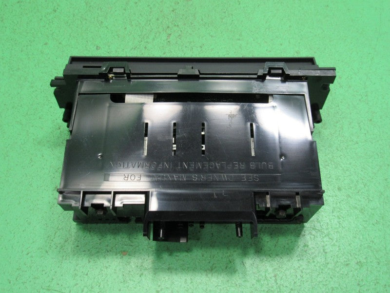 01-02 CROWN VIC EATC AUTOMATIC CLIMATE HEATER CONTROL 1W7H-19C933-AA R