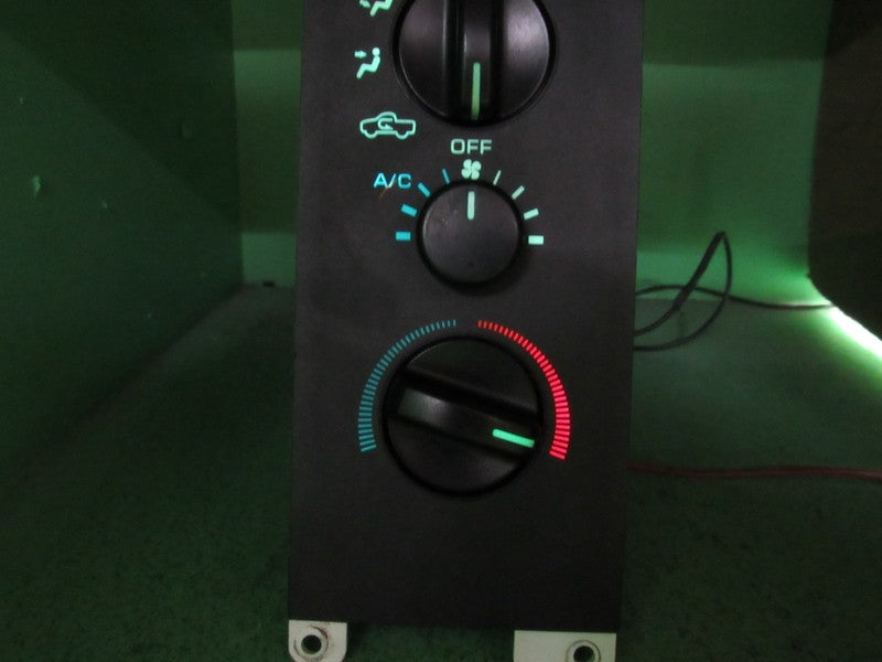 55037030 94-97 DODGE RAM A/C AC HEATER MANUAL CLIMATE TEMP CONTROL REB