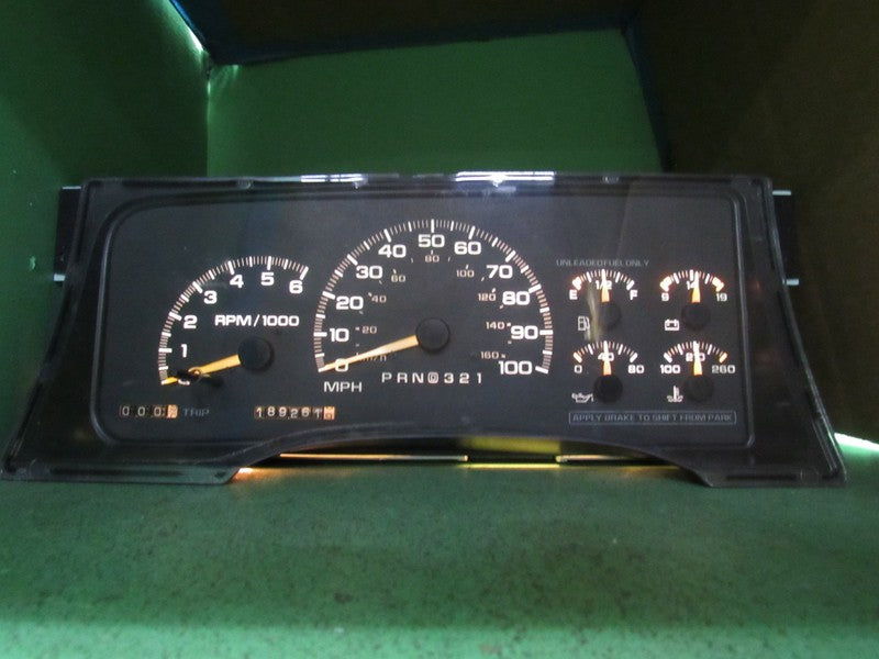 95-96 C/K TRUCK SUBURBAN INSTRUMENT GAUGE CLUSTER SPEEDO TACH 189K REB