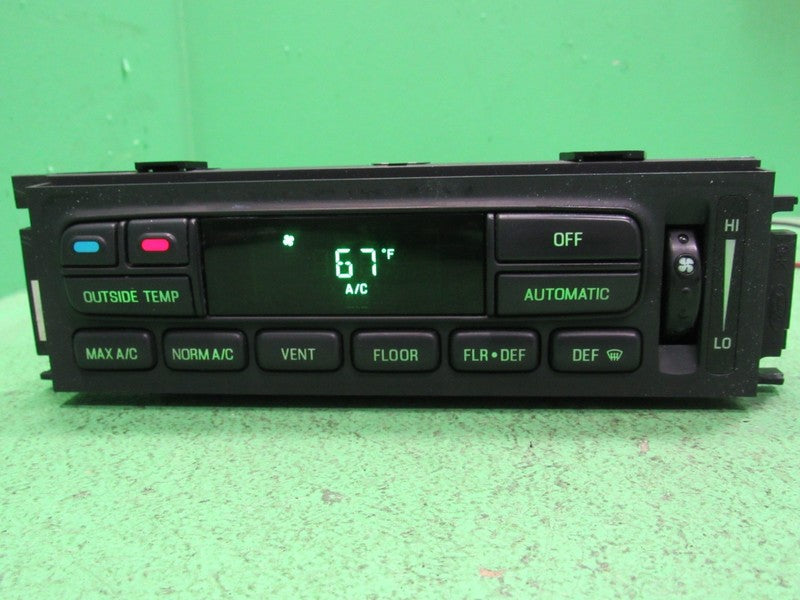 01-02 CROWN VIC EATC AUTOMATIC CLIMATE HEATER CONTROL 1W7H-19C933-AA R