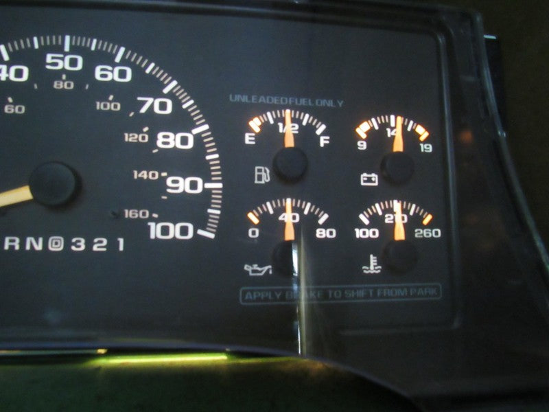 95-96 C/K TRUCK SUBURBAN INSTRUMENT GAUGE CLUSTER SPEEDO TACH 189K REB