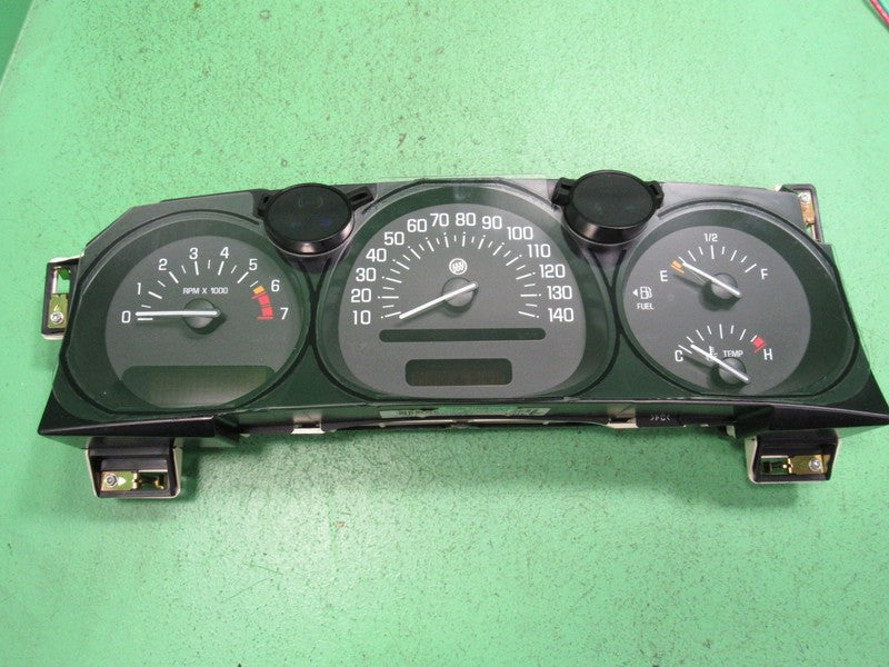 02-05 BUICK LESABRE INSTRUMENT GAUGE CLUSTER GAUGES SPEEDO TACH MILEAG