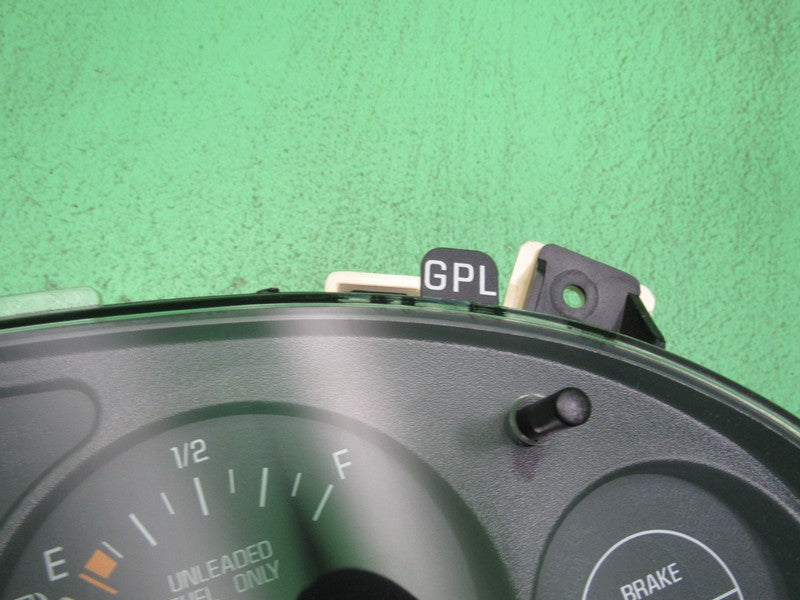 97-98 BUICK REGAL INSTRUMENT GAUGE CLUSTER GAUGES SPEEDO TACH MILEAGE 