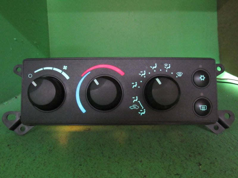 55056569AC 06 DAKOTA RAIDER A/C AC HEATER MANUAL CLIMATE TEMP CONTROL 