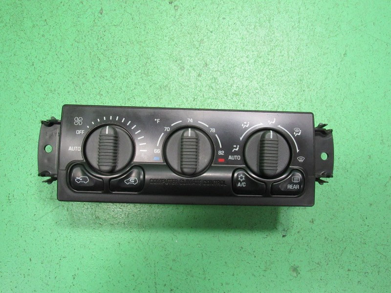 15758149 00-02 TAHOE SILVERADO YUKON A/C AUTO CLIMATE TEMP CONTROL REB