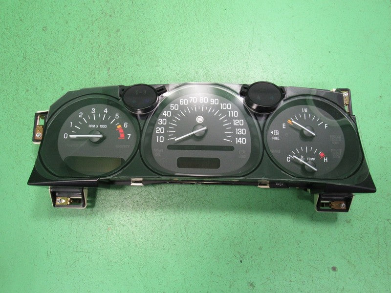 02-05 BUICK LESABRE INSTRUMENT GAUGE CLUSTER GAUGES SPEEDO TACH MILEAG