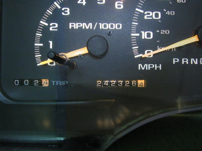 95-96 C/K TRUCK SUBURBAN INSTRUMENT GAUGE CLUSTER SPEEDO TACH 242K REB