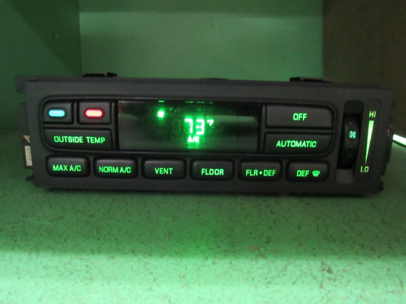 01-02 CROWN VIC EATC AUTOMATIC CLIMATE HEATER CONTROL 1W7H-19C933-AA R