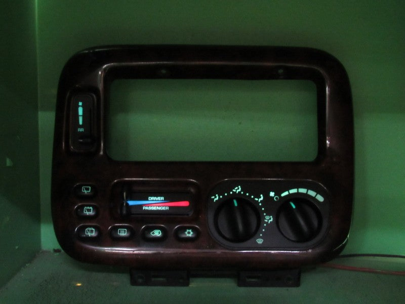04677966AB 99-00 T&C CARAVAN A/C HEATER CLIMATE TEMPERTURE CONTROL REB