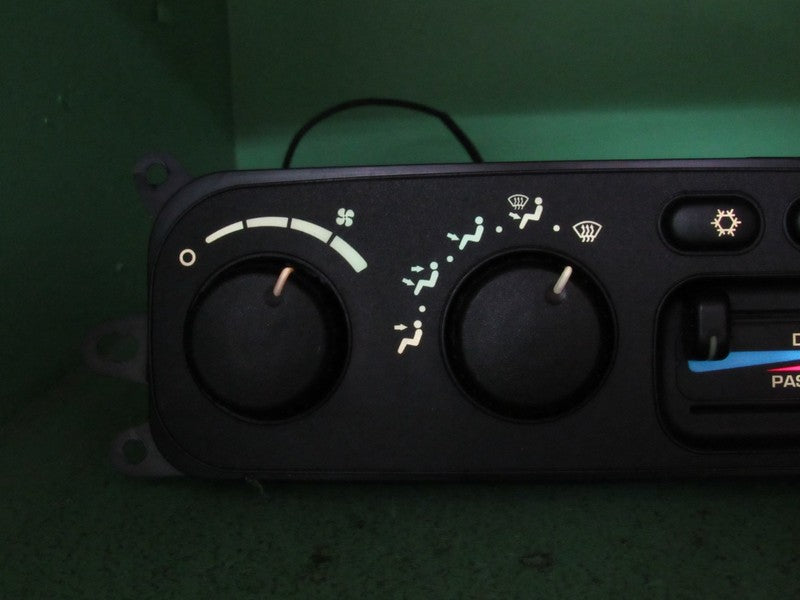 55056323AC 02-05 RAM TRUCK DUAL ZONE A/C HEATER CLIMATE TEMP CONTROL R