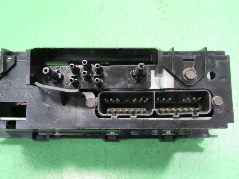 03-11 CROWN VIC EATC AUTOMATIC CLIMATE HEATER CONTROL 6W7H-19C933-AA R