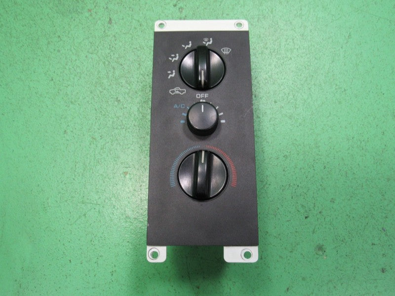 55055482 94-97 DODGE RAM A/C AC HEATER MANUAL CLIMATE TEMP CONTROL REB