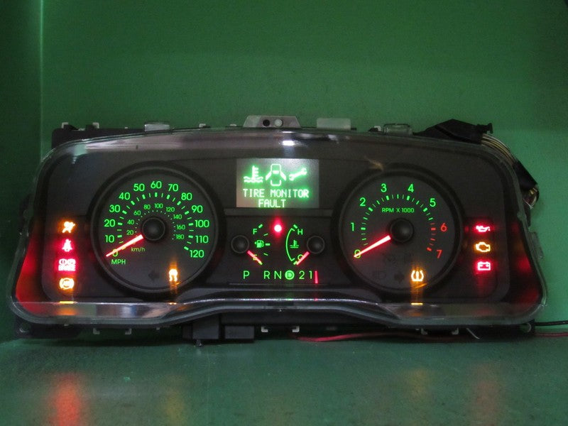 09 GRAND MARQUIS INSTRUMENT GAUGE CLUSTER GAUGES SPEEDO TACH MILEAGE P
