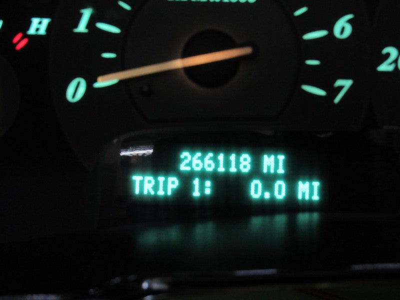 25744409 04-05 BUICK PARK AVENUE GAUGE CLUSTER INSTRUMENT SPEEDOMETER 