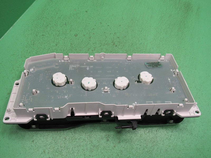 08 LINCOLN TOWN CAR INSTRUMENT GAUGE CLUSTER GAUGES SPEEDO TACH MILEAG