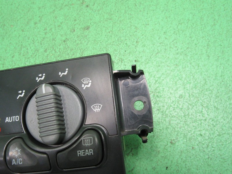 09356175 98 S10 BLAZER ENVOY A/C AUTO CLIMATE TEMPERATURE CONTROL REBU