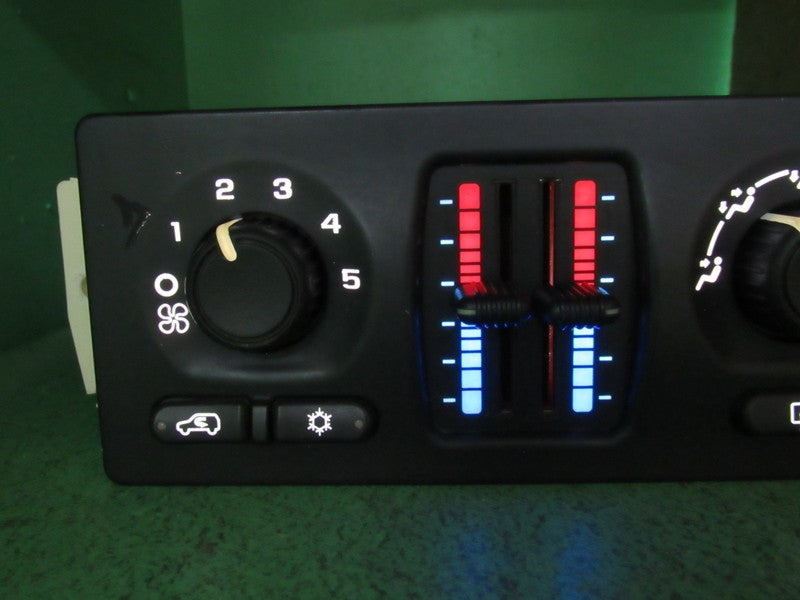 15136889 SILVERADO TAHOE SIERRA YUKON AC MANUAL CLIMATE CONTROL LED RE