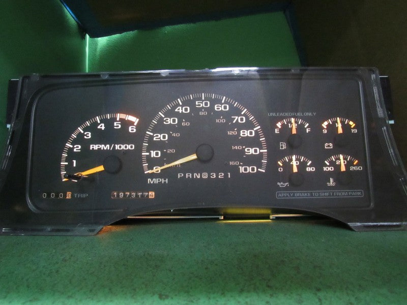 95-96 C/K TRUCK SUBURBAN INSTRUMENT GAUGE CLUSTER SPEEDO TACH 197K REB