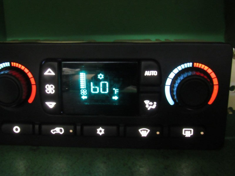 15137655 TAHOE ESCALADE SILVERADO AC DIGITAL CLIMATE TEMP CONTROL LED 