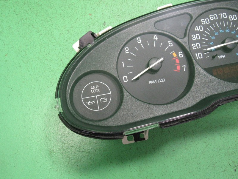 99-04 BUICK REGAL INSTRUMENT GAUGE CLUSTER GAUGES SPEEDO TACH MILEAGE 