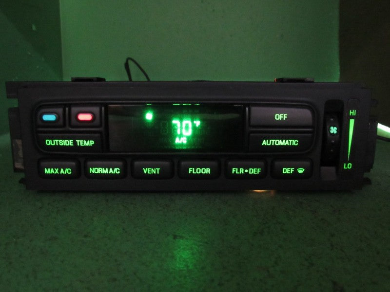 01-02 CROWN VIC EATC AUTOMATIC CLIMATE HEATER CONTROL 1W7H-19C933-AA R