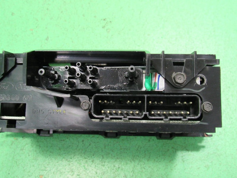 03-11 CROWN VIC EATC AUTOMATIC CLIMATE HEATER CONTROL 3W7H-19C933-AB R