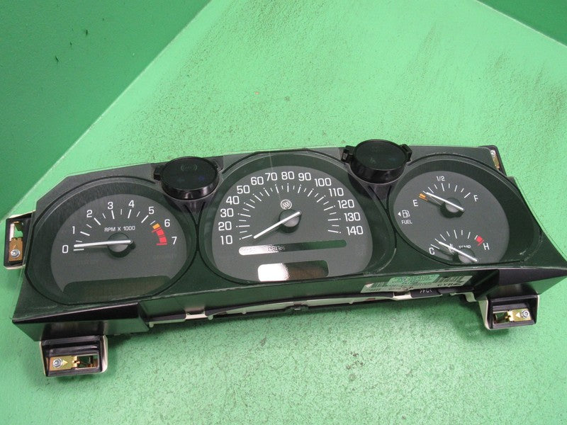 00-01 BUICK LESABRE INSTRUMENT GAUGE CLUSTER GAUGES SPEEDOMETER MILEAG
