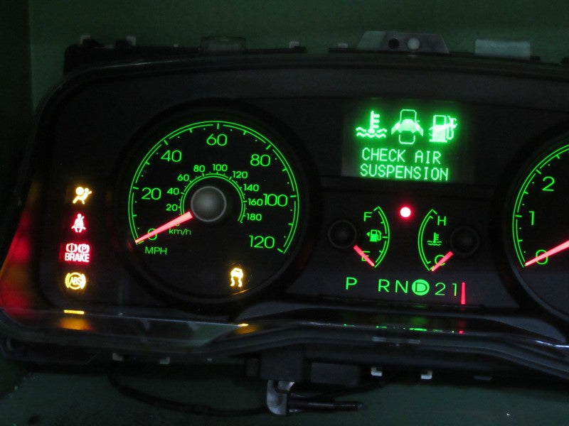 07 LINCOLN TOWN CAR INSTRUMENT GAUGE CLUSTER GAUGES SPEEDO TACH MILEAG