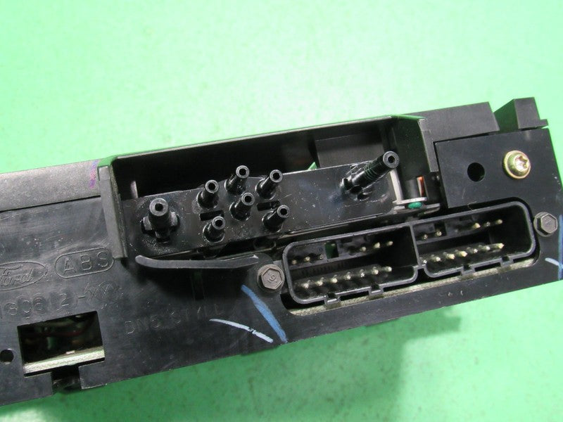 03-11 CROWN VIC EATC AUTOMATIC CLIMATE HEATER CONTROL 3W7H-19C933-AB R