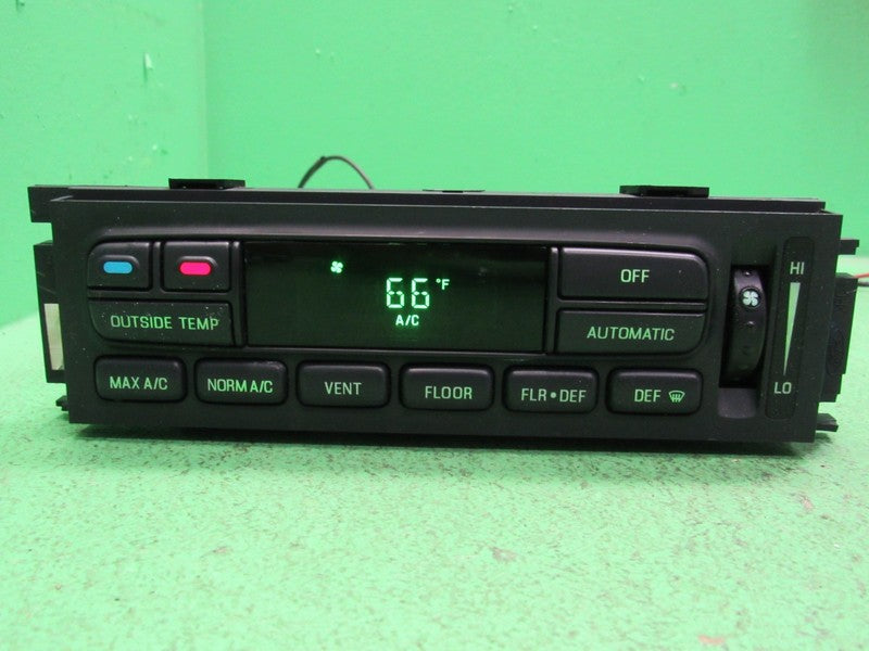 01-02 CROWN VIC EATC AUTOMATIC CLIMATE HEATER CONTROL 1W7H-19C933-AA R