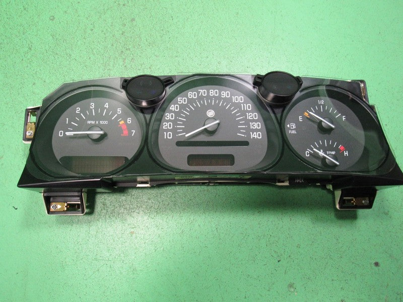 02-05 BUICK LESABRE INSTRUMENT GAUGE CLUSTER GAUGES SPEEDO TACH MILEAG