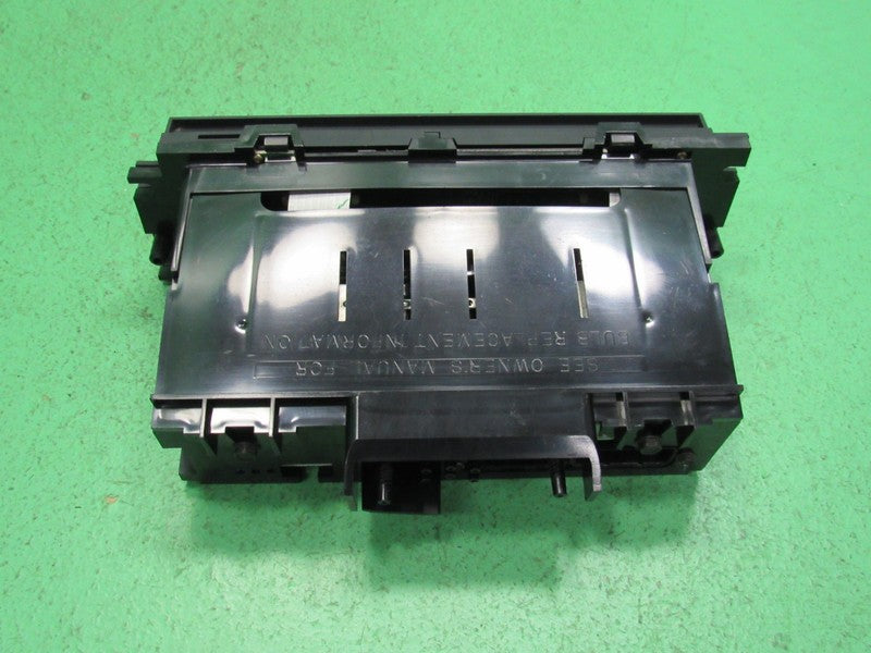 01-02 CROWN VIC EATC AUTOMATIC CLIMATE HEATER CONTROL 1W7H-19C933-AA R