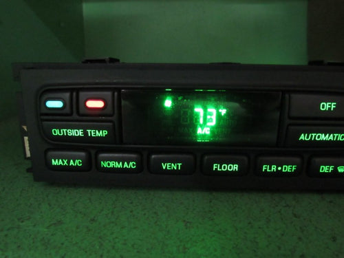 01-02 CROWN VIC EATC AUTOMATIC CLIMATE HEATER CONTROL 1W7H-19C933-AA R