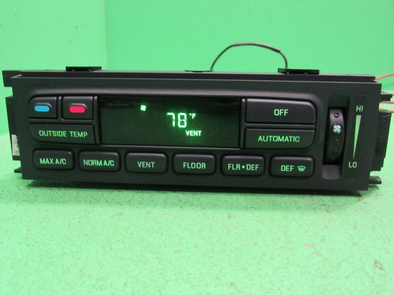 01-02 CROWN VIC EATC AUTOMATIC CLIMATE HEATER CONTROL 1W7H-19C933-AA R