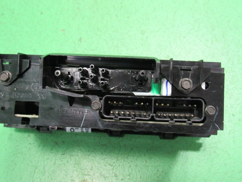 99-02 EXPEDITION NAVIGATOR AUTO CLIMATE HEATER CONTROL XL7H-19C933-AE 