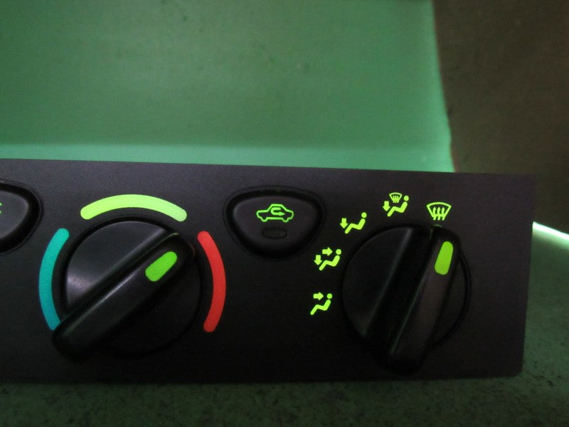 88650-35120 01-02 TOYOTA 4RUNNER MANUAL HEATER AC CLIMATE CONTROL REBU