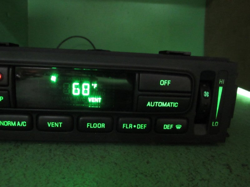 03-11 CROWN VIC EATC AUTOMATIC CLIMATE HEATER CONTROL 3W7H-19C933-AB R