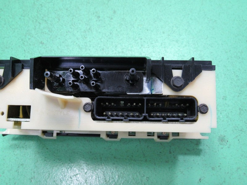 99-01 EXPLORER EATC AUTOMATIC CLIMATE HEATER CONTROL XL2H-19C933-AB RE