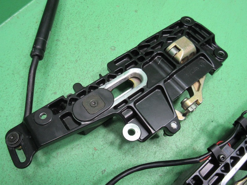 BMW 325Ci 330Ci E46 M3 CONVERTIBLE TOP FRONT LATCH LATCHES LOCK PAIR R